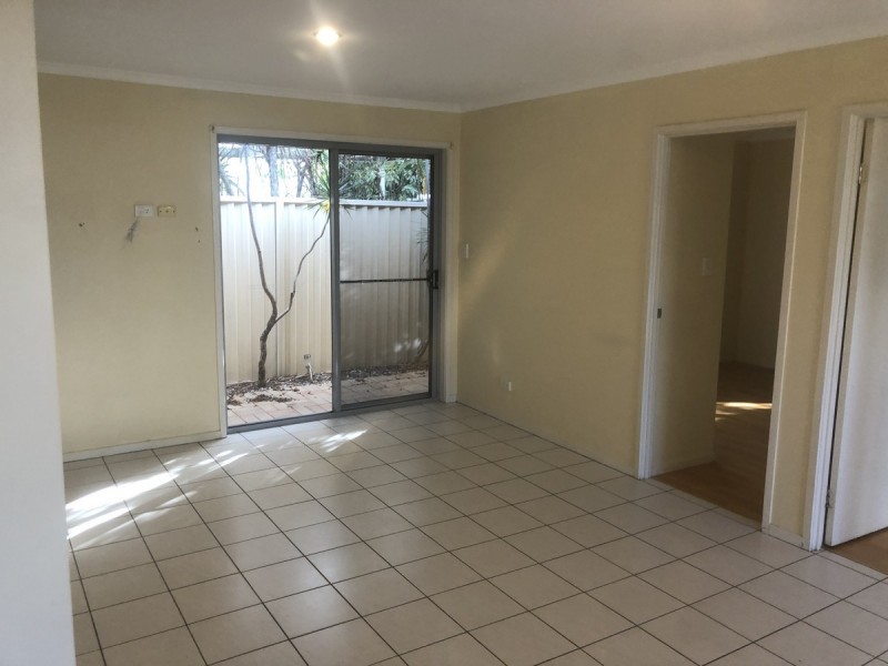 30 Vatakoula Parade, Mermaid Waters QLD 4218