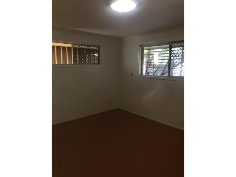 30 Vatakoula Parade, Mermaid Waters QLD 4218