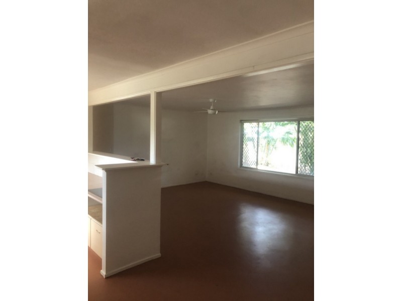 30 Vatakoula Parade, Mermaid Waters QLD 4218