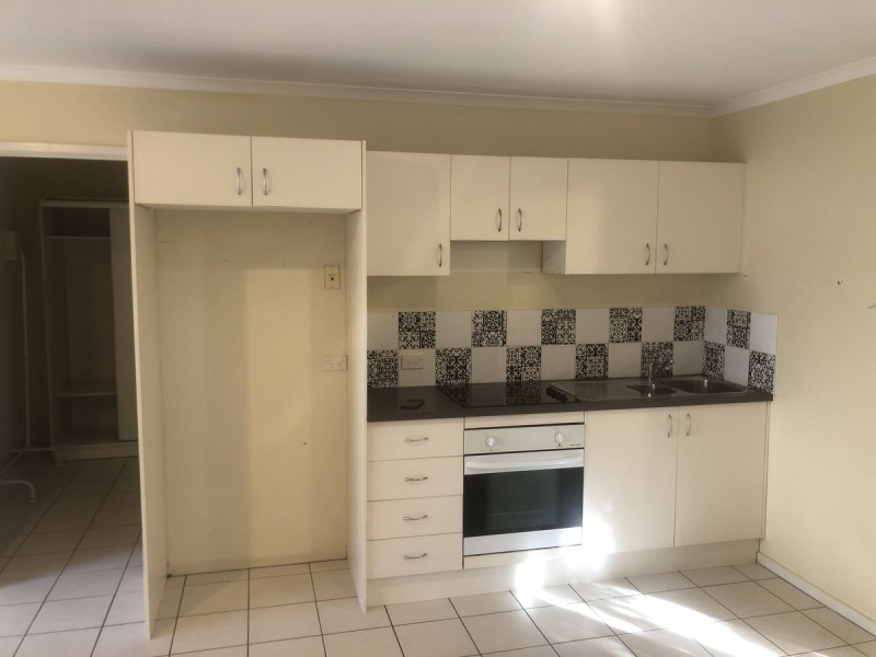 30 Vatakoula Parade, Mermaid Waters QLD 4218