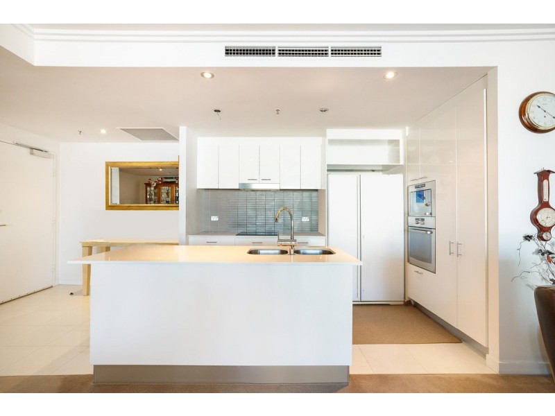 1704/33 T E PETERS Drive, Broadbeach Waters QLD 4218