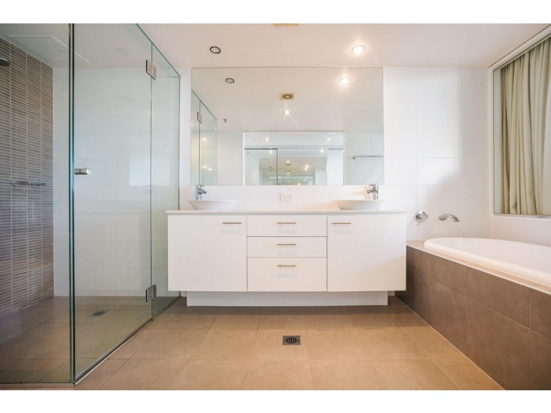 1704/33 T E PETERS Drive, Broadbeach Waters QLD 4218