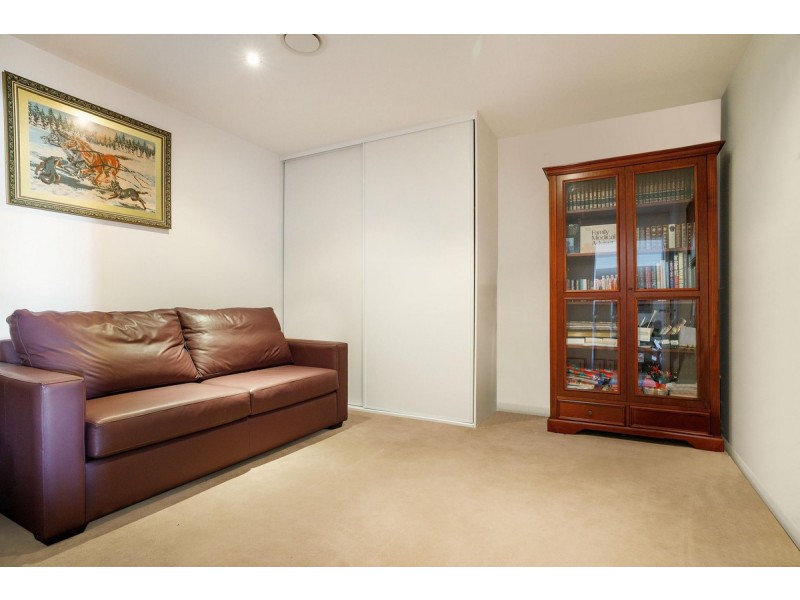 1704/33 T E PETERS Drive, Broadbeach Waters QLD 4218