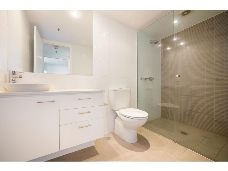 1704/33 T E PETERS Drive, Broadbeach Waters QLD 4218