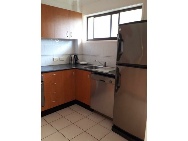 6/6 Rosewood Avenue, Broadbeach QLD 4218