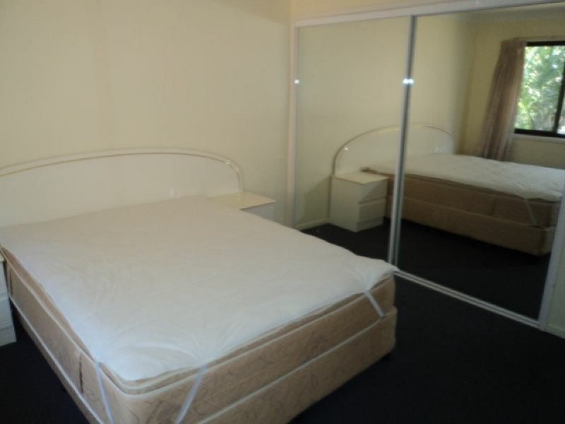 6/6 Rosewood Avenue, Broadbeach QLD 4218