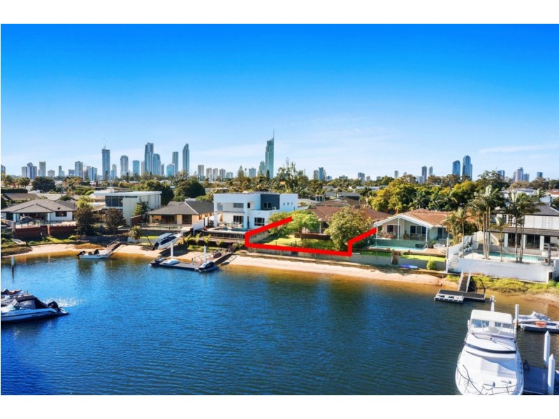 7 Tosti Street, Bundall QLD 4217