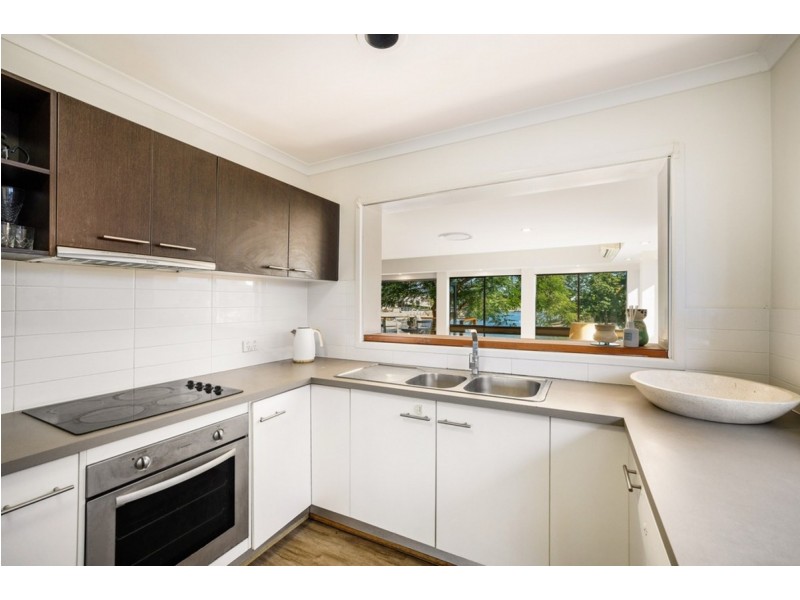 7 Tosti Street, Bundall QLD 4217