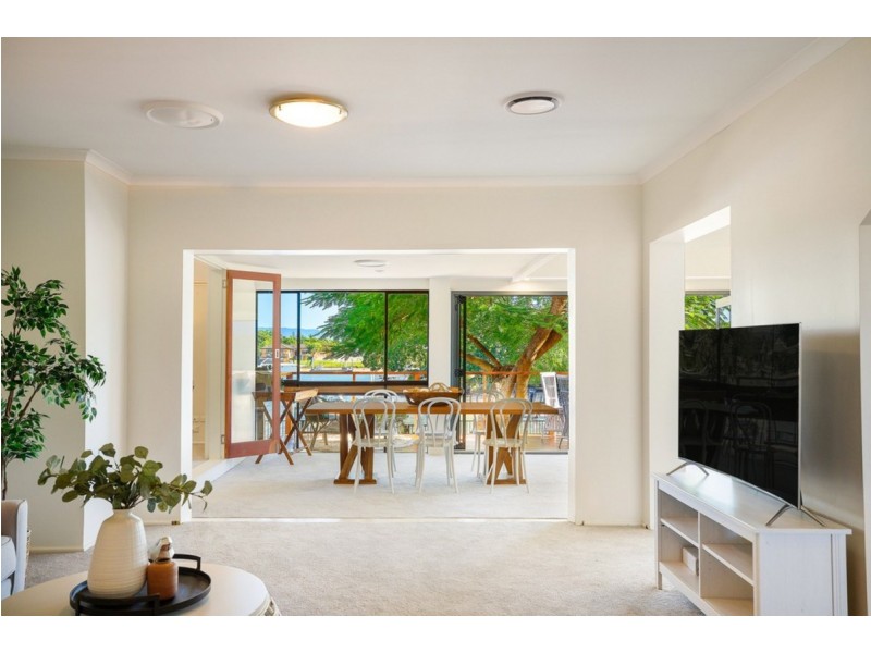 7 Tosti Street, Bundall QLD 4217