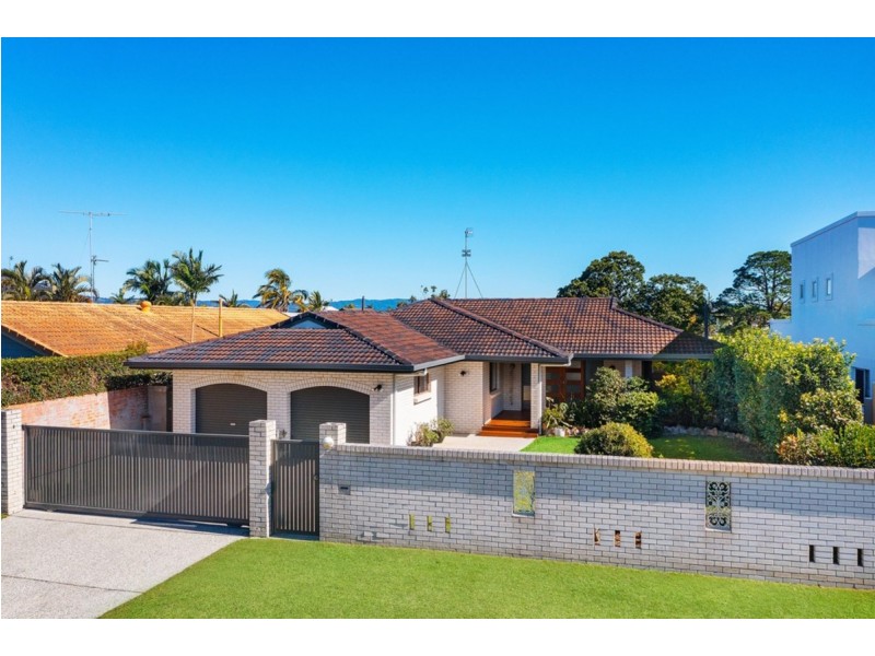 7 Tosti Street, Bundall QLD 4217