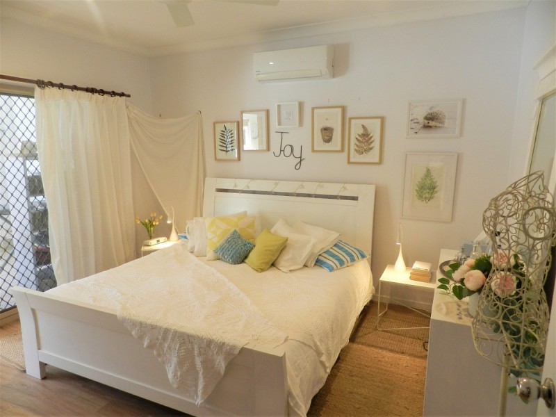 33A Armrick Avenue, Broadbeach QLD 4218