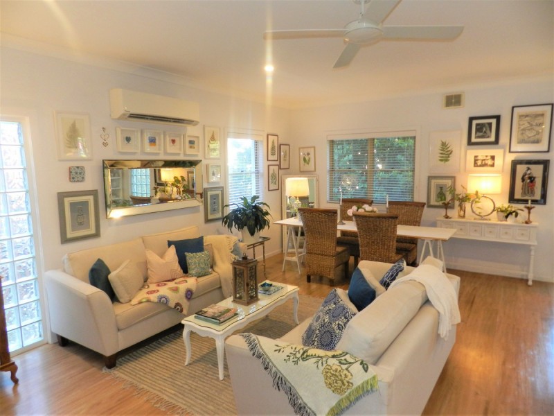 33A Armrick Avenue, Broadbeach QLD 4218