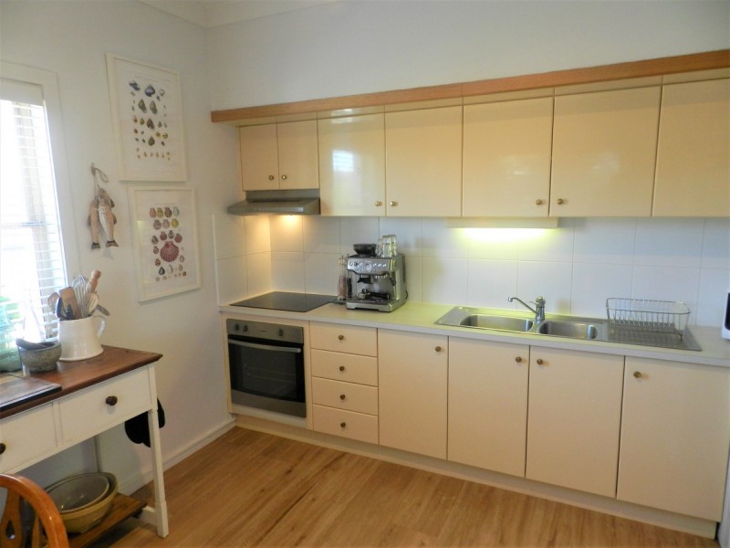 33A Armrick Avenue, Broadbeach QLD 4218