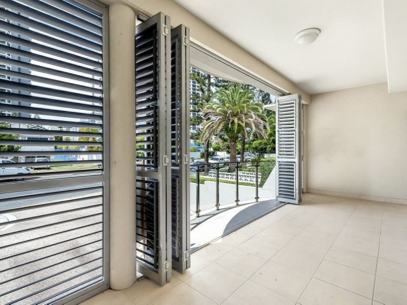 1/202 Surf Parade, Broadbeach QLD 4218