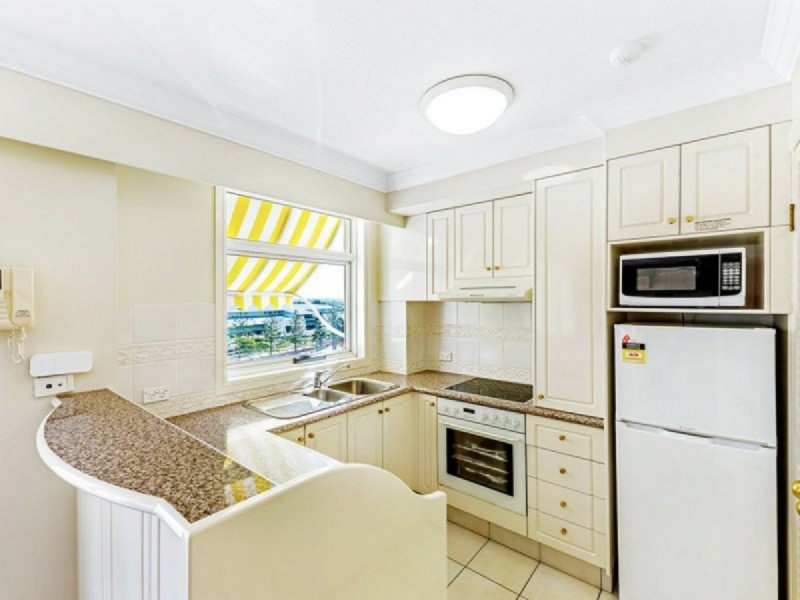 1111/24 Queensland Avenue, Broadbeach QLD 4218