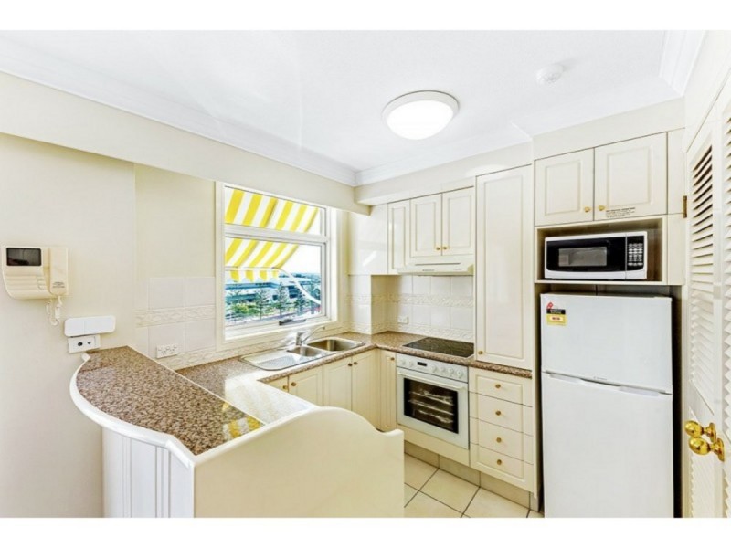 1111/24 Queensland Avenue, Broadbeach QLD 4218