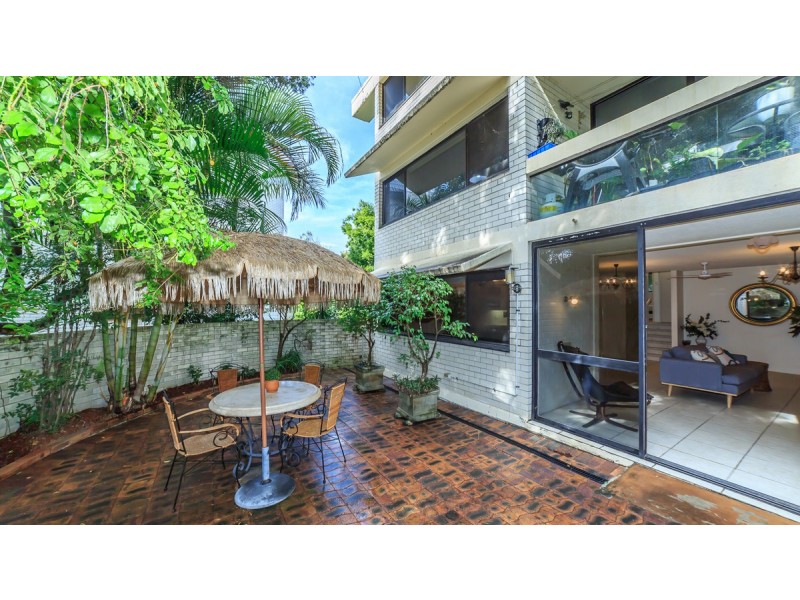 1/22-26 Rudd Street, Broadbeach Waters QLD 4218