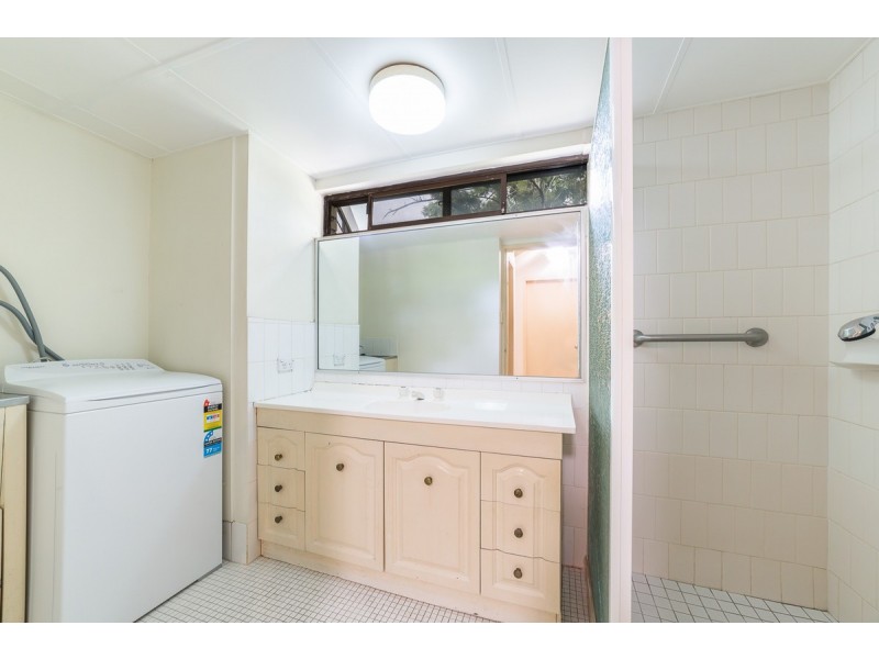 1/22-26 Rudd Street, Broadbeach Waters QLD 4218