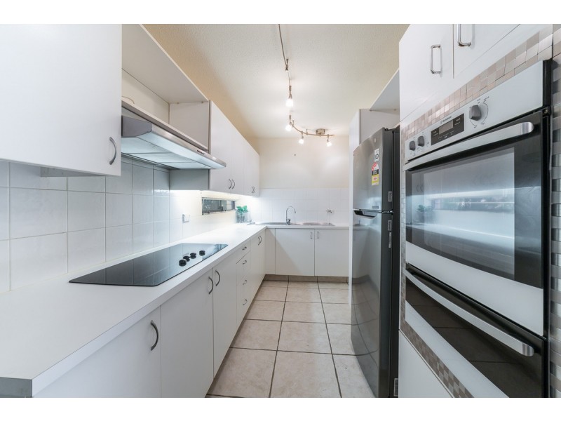 1/22-26 Rudd Street, Broadbeach Waters QLD 4218