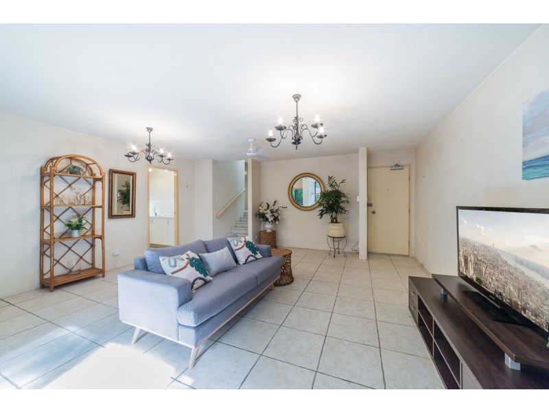 1/22-26 Rudd Street, Broadbeach Waters QLD 4218