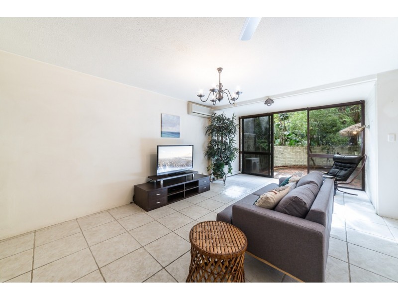 1/22-26 Rudd Street, Broadbeach Waters QLD 4218