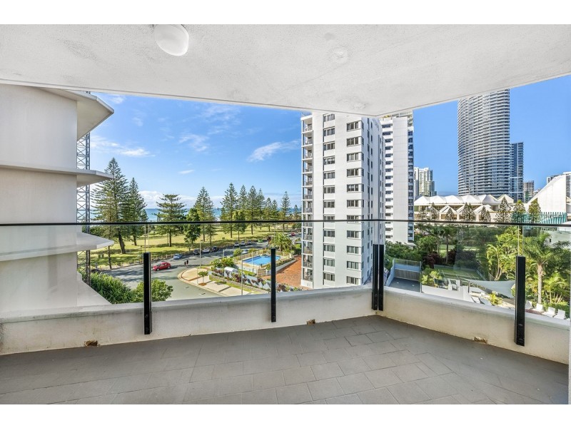 5E/1 Albert Avenue, Broadbeach QLD 4218