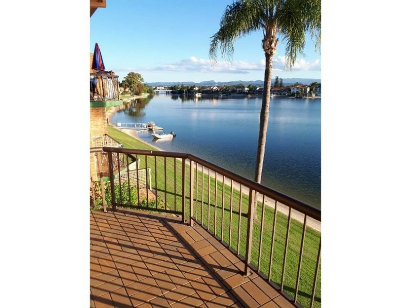 13/33 Duet Drive, Mermaid Waters QLD 4218