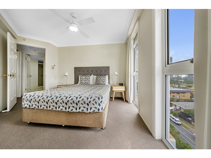 1076/2633 Gold Coast Highway, Broadbeach QLD 4218