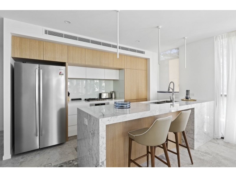 401/95 Old Burleigh Road, Broadbeach QLD 4218