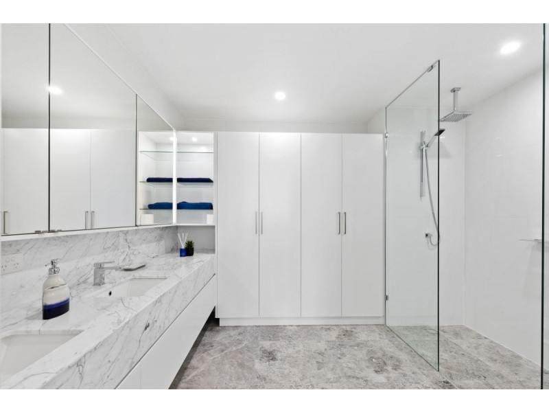 401/95 Old Burleigh Road, Broadbeach QLD 4218