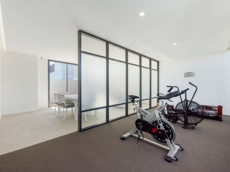 401/95 Old Burleigh Road, Broadbeach QLD 4218