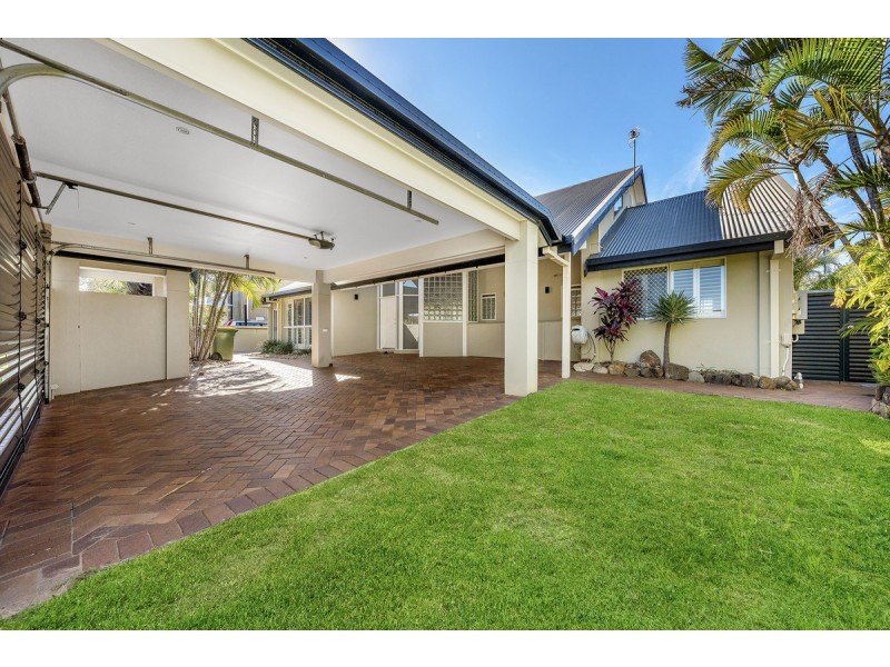 13 Nootka Court, Broadbeach Waters QLD 4218