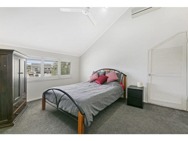 13 Nootka Court, Broadbeach Waters QLD 4218