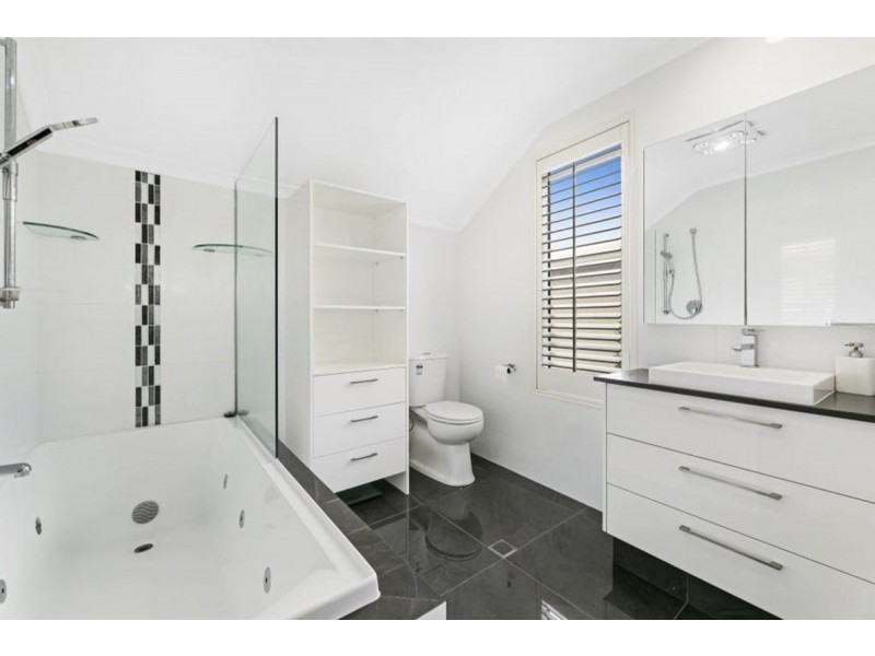 13 Nootka Court, Broadbeach Waters QLD 4218