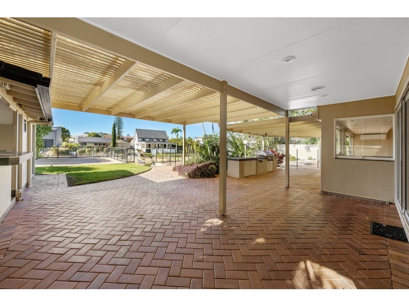 13 Nootka Court, Broadbeach Waters QLD 4218