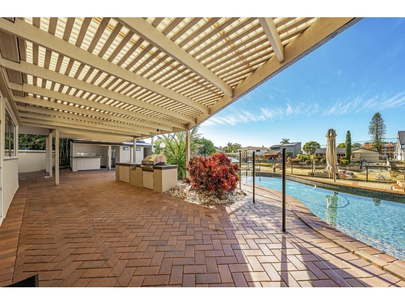 13 Nootka Court, Broadbeach Waters QLD 4218