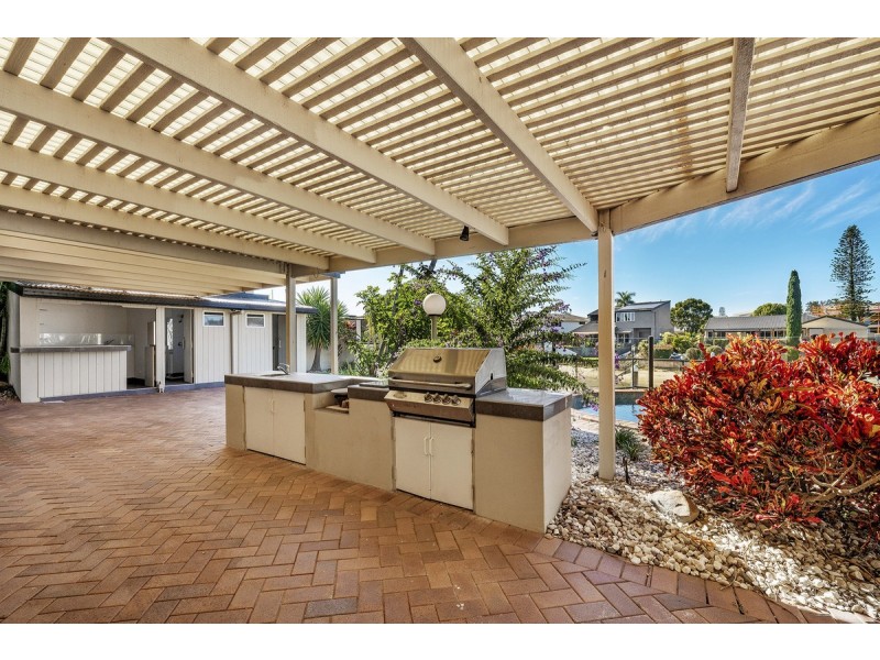 13 Nootka Court, Broadbeach Waters QLD 4218
