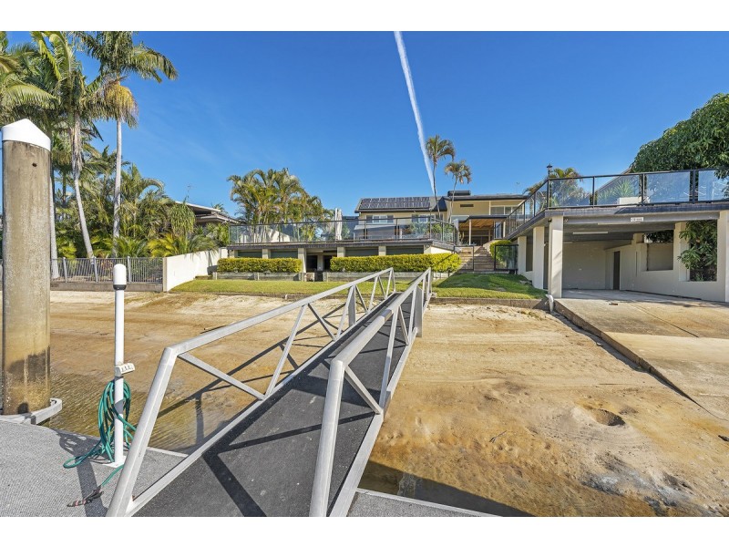 13 Nootka Court, Broadbeach Waters QLD 4218