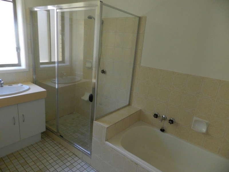 1/25 Armrick Avenue, Broadbeach QLD 4218