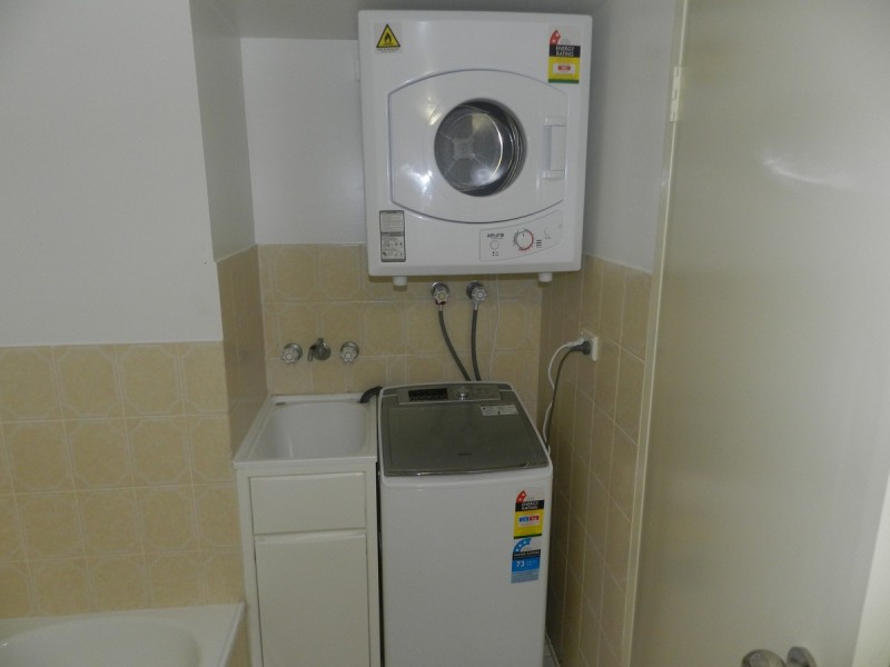 1/25 Armrick Avenue, Broadbeach QLD 4218