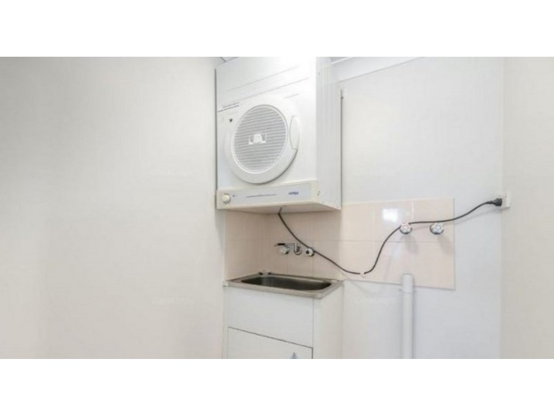 1/143 Frank Street, Labrador QLD 4215