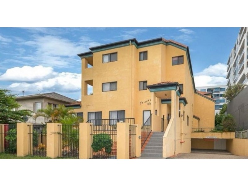 1/143 Frank Street, Labrador QLD 4215