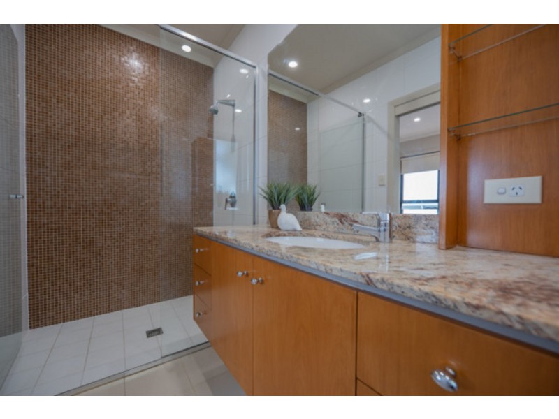 2/2087 Gold Coast Highway, Miami QLD 4220