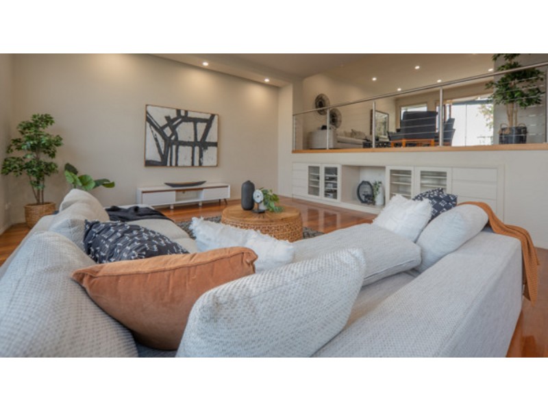 2/2087 Gold Coast Highway, Miami QLD 4220