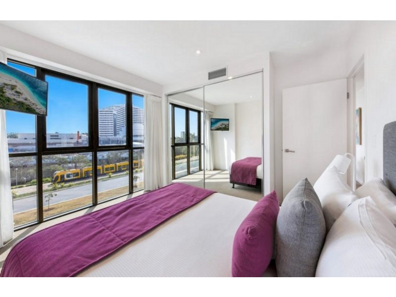 401/2663 Gold Coast Highway, Broadbeach QLD 4218