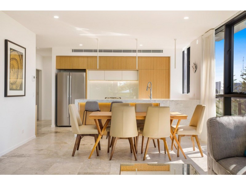 401/95 Old Burleigh Road, Broadbeach QLD 4218