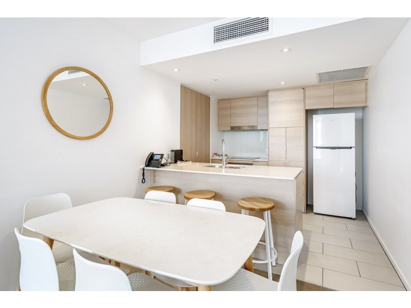 1803/2663 Gold Coast Highway, Broadbeach QLD 4218