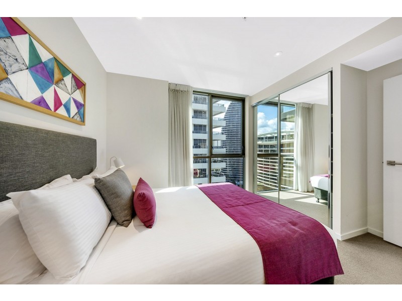 1803/2663 Gold Coast Highway, Broadbeach QLD 4218