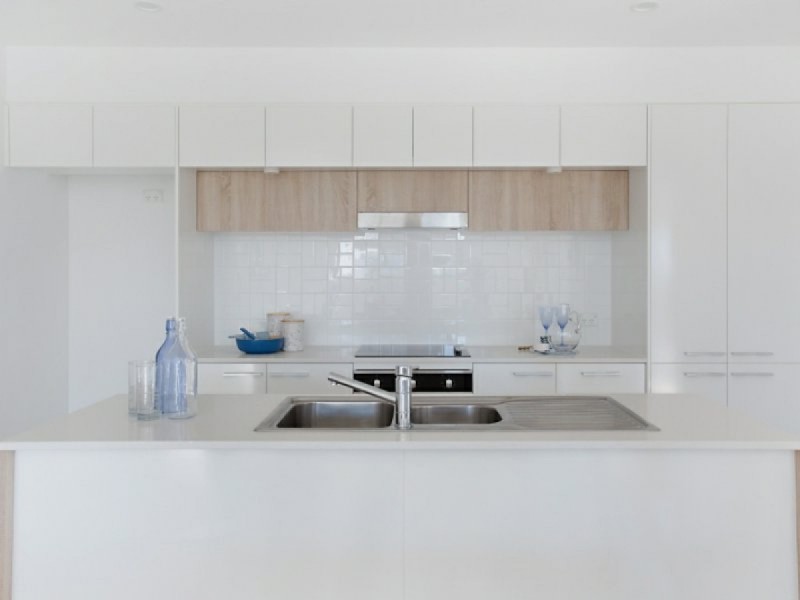 602/9 Hooker Boulevard, Broadbeach Waters QLD 4218