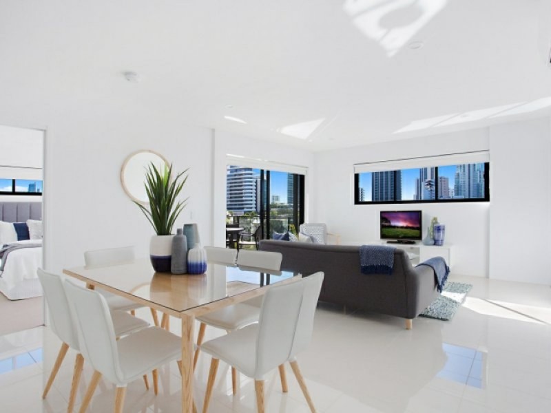 602/9 Hooker Boulevard, Broadbeach Waters QLD 4218